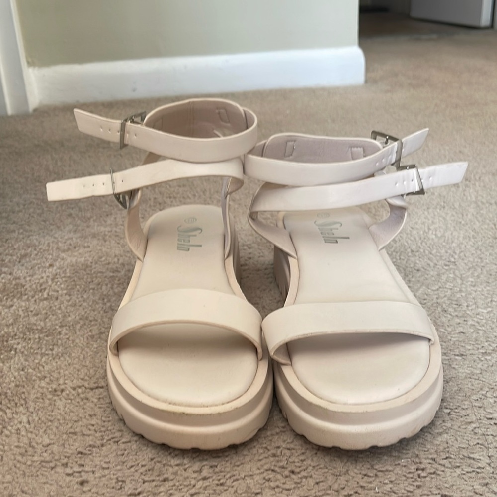 SHEIN Strap Sandal